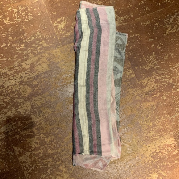 Infinity blanket scarf - Picture 3 of 3